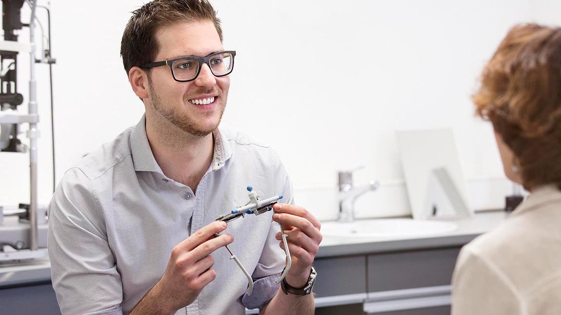 Stephan Jäggi ist Teilhaber von Leist Optik und hat an der Fachhochschule Nordwestschweiz Optometrie studiert. 