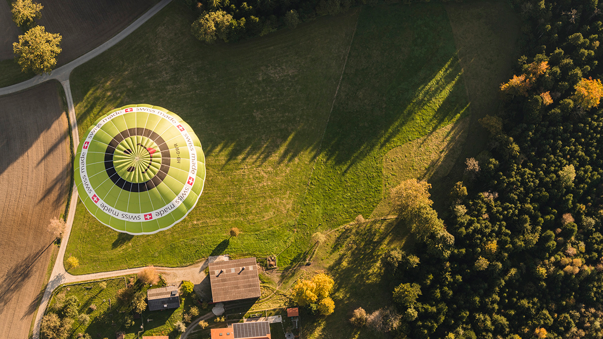 Eine Ballonfahrt bringt das Gefühl von Freiheit mit sich.